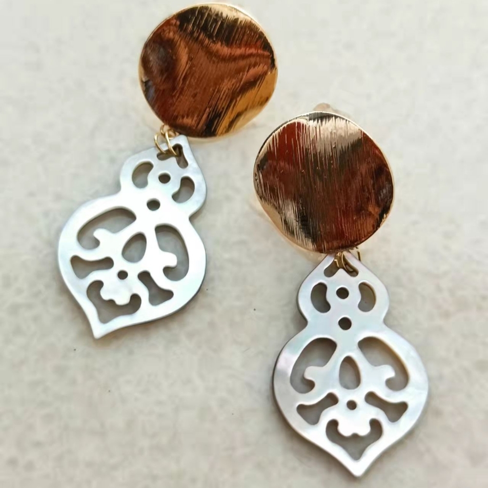 Elegant gold Mother of pearl Filigree Earrings - Intricate and Feminine